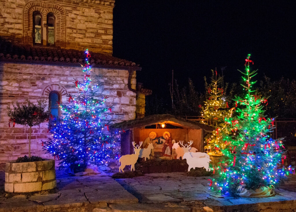 ΧΡΙΣΤΟΥΓΕΝΝΑ ΣΤΑ ΣΤΟΛΙΔΙΑ ΤΗΣ ΗΠΕΙΡΟΥ 4 ΗΜ.